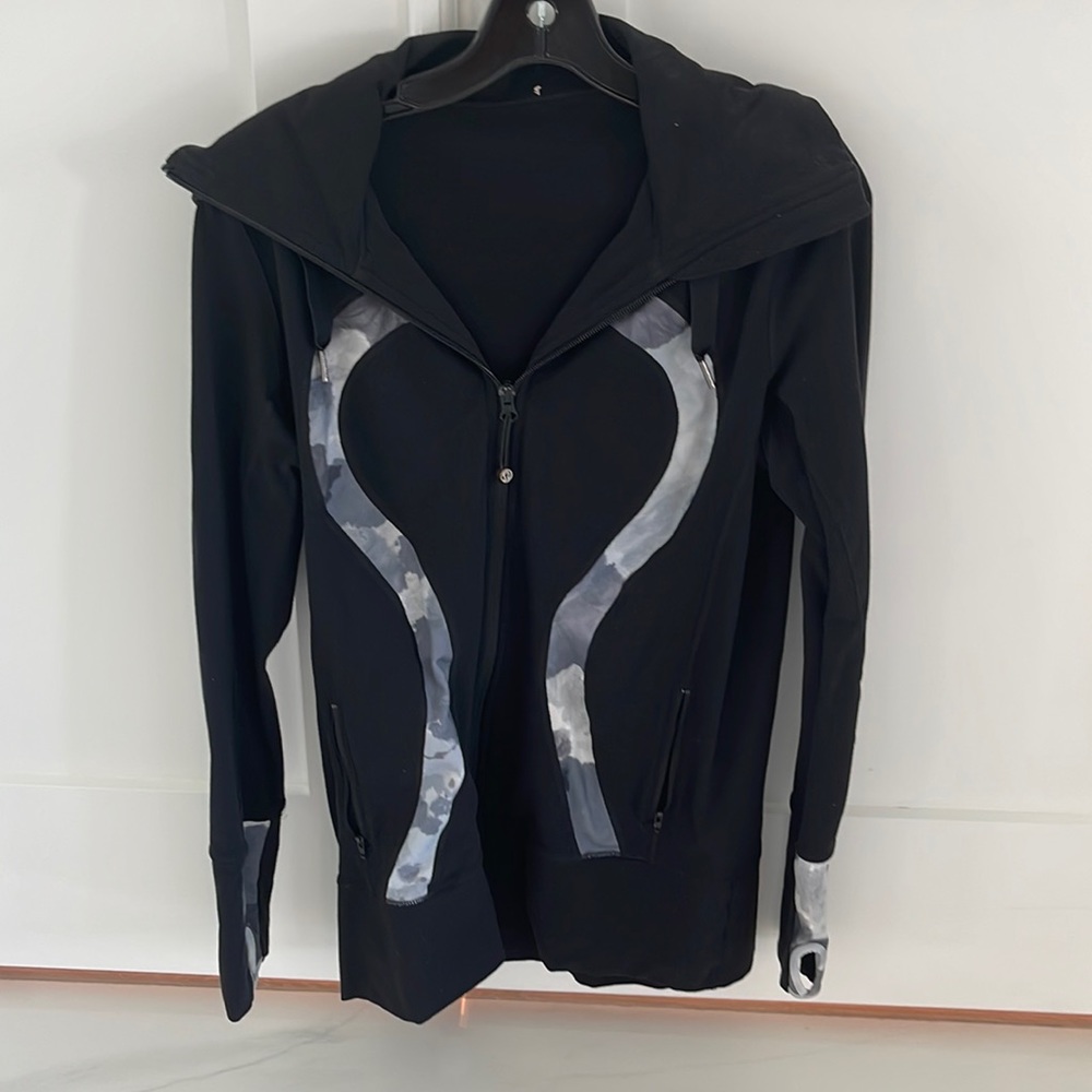 LuluLemkn Define jacket